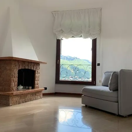 La Finestra Sul Di * Como