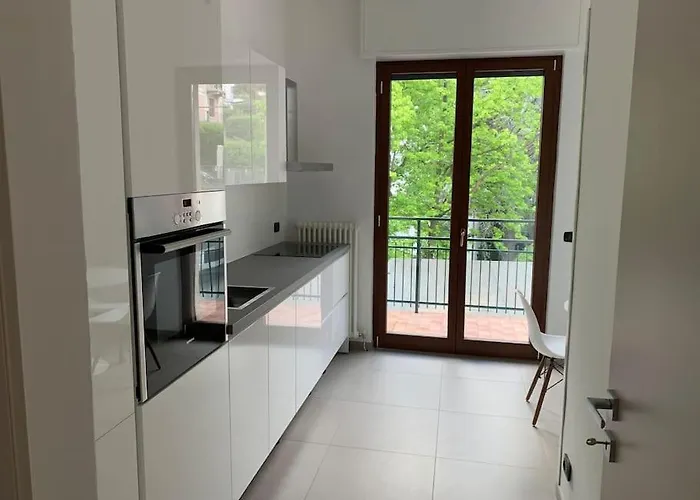 La Finestra Sul Di * Como